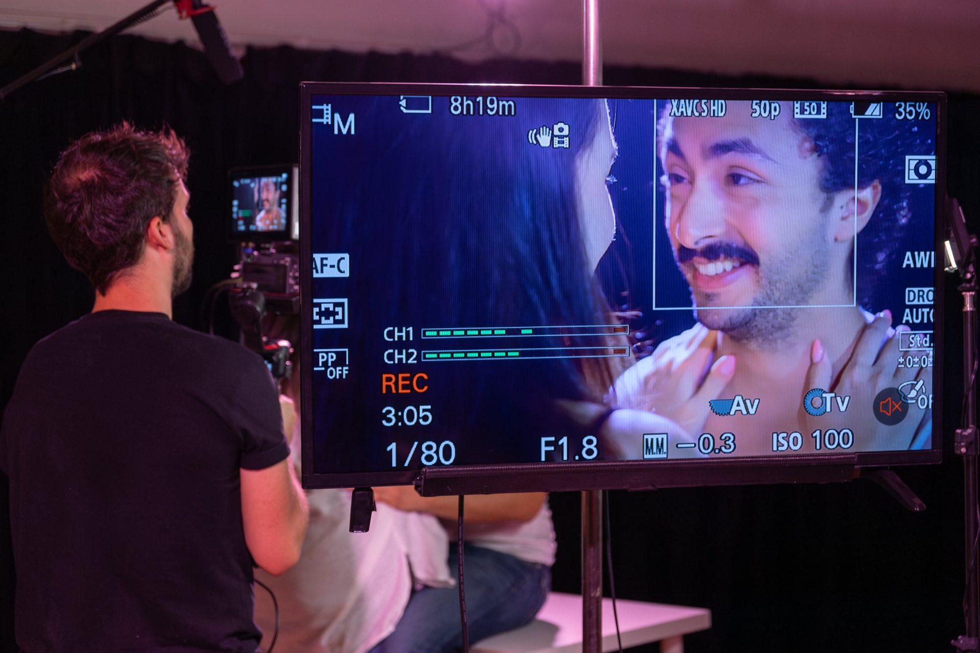 Una escena de comedia en el monitor
